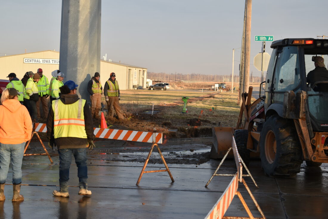 Water main burst on 18th Ave. News, Sports, Jobs Times Republican